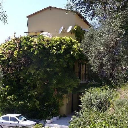 Golden Nests Appartement *