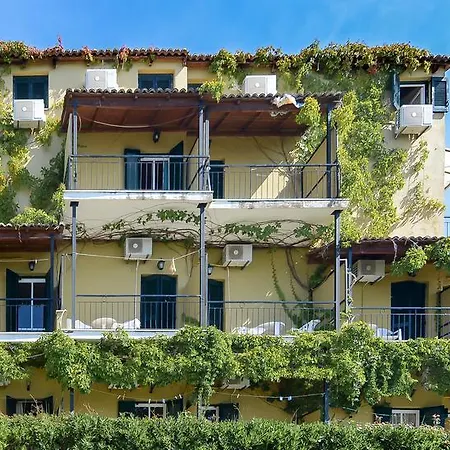 Golden Nests Apartament *